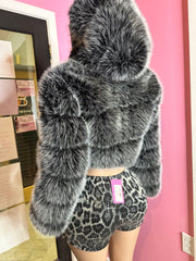*Pre-Order 12-15 days then ship*
Chic Faux Fur Jacket with Hood – Grey Striped Design