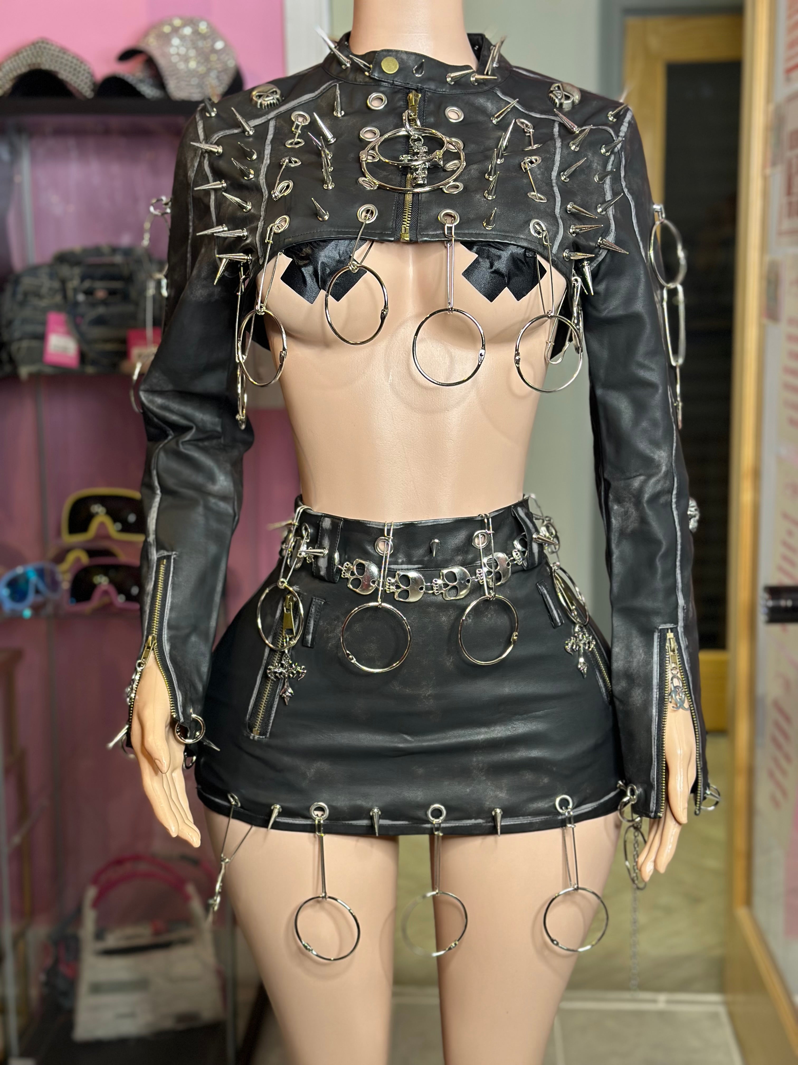 (Pre-Order 12-15 days then ship) Step on Ish Jacket & Skirt Vintage Set- Black