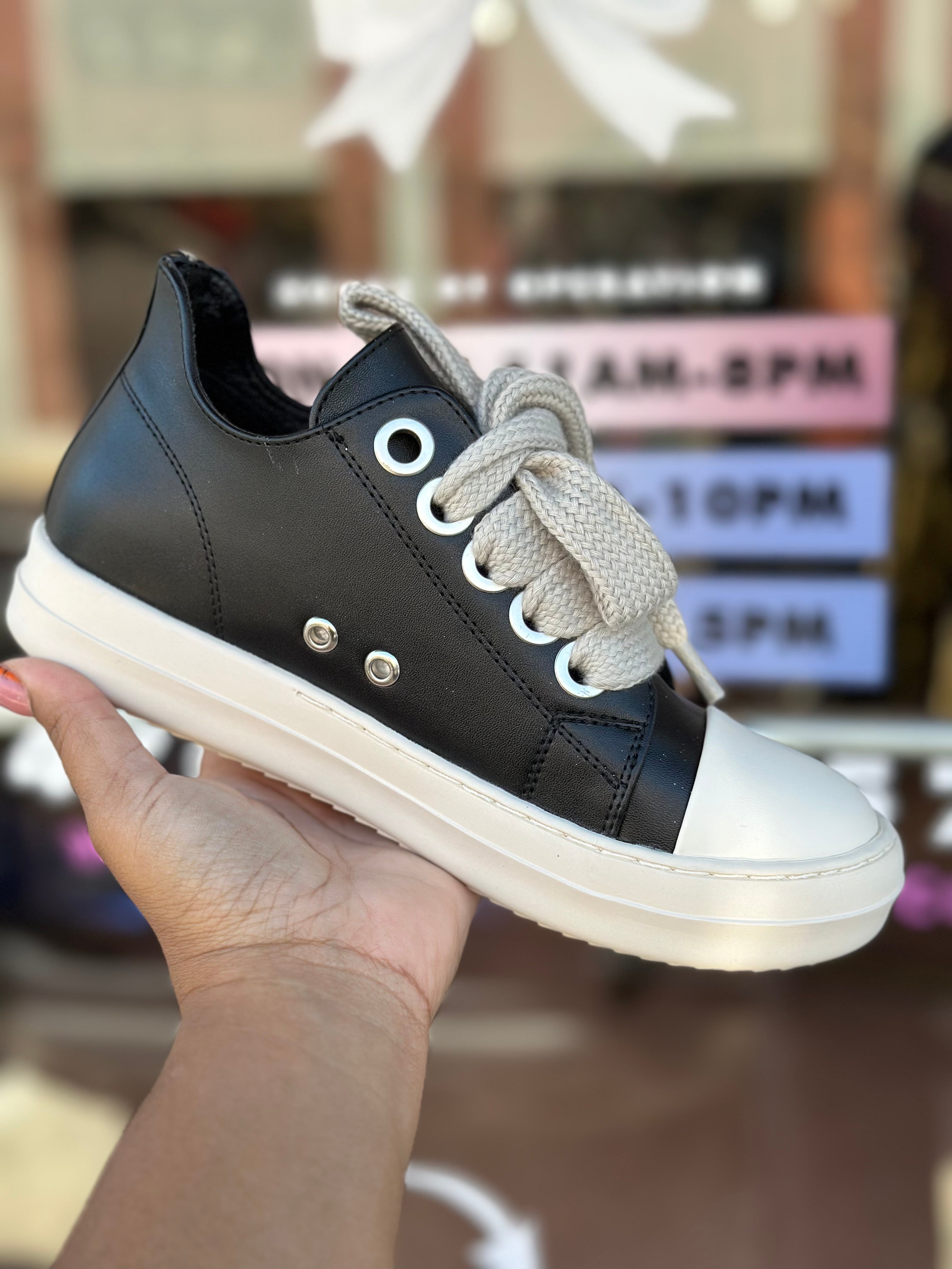 Ricky Leather Jumbo Shoelace Low Top Sneakers- Black