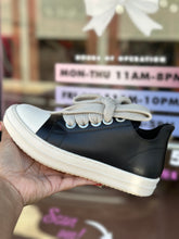 Ricky Leather Jumbo Shoelace Low Top Sneakers- Black