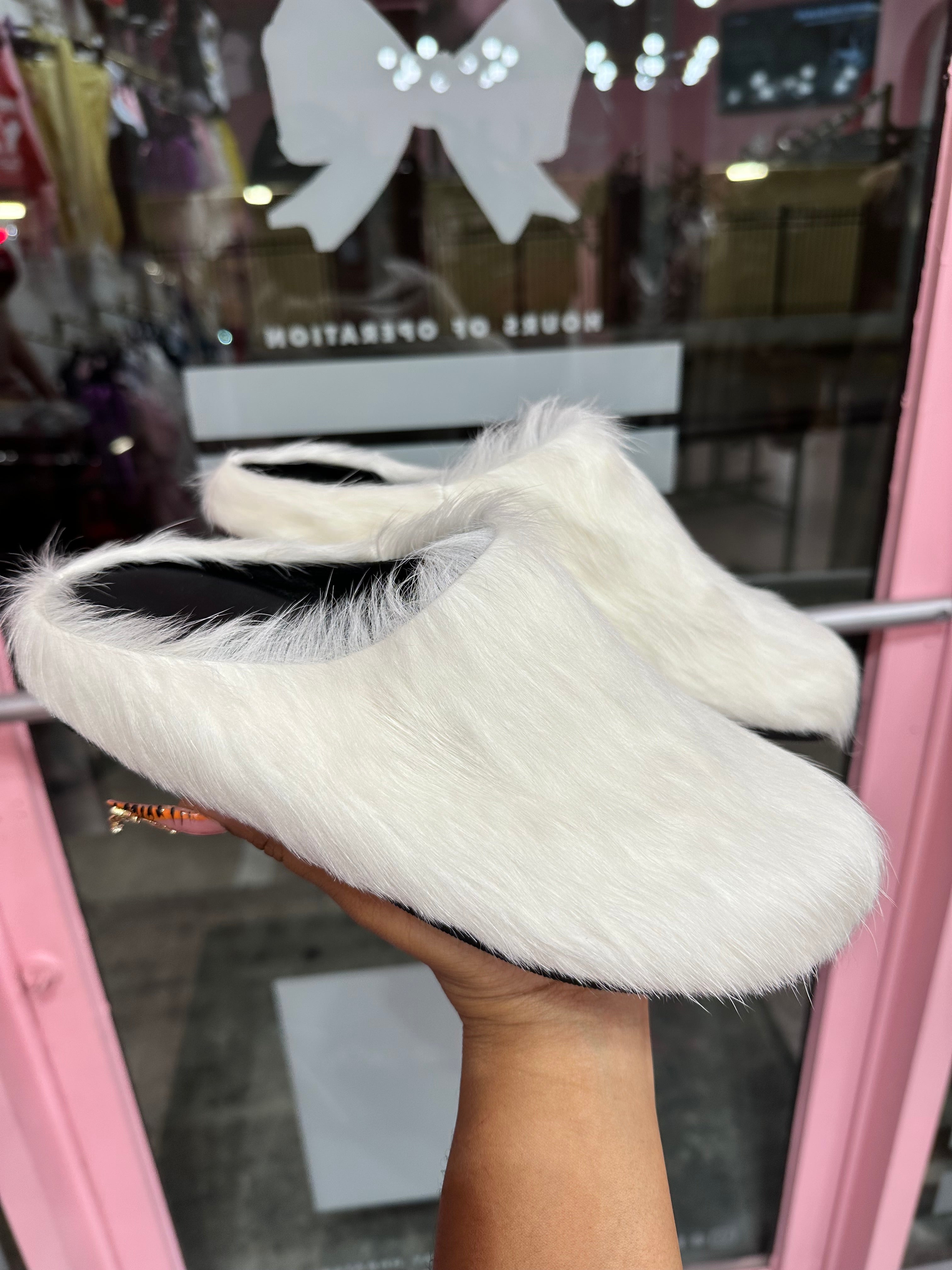 Fuzzy Slipper Slides- White