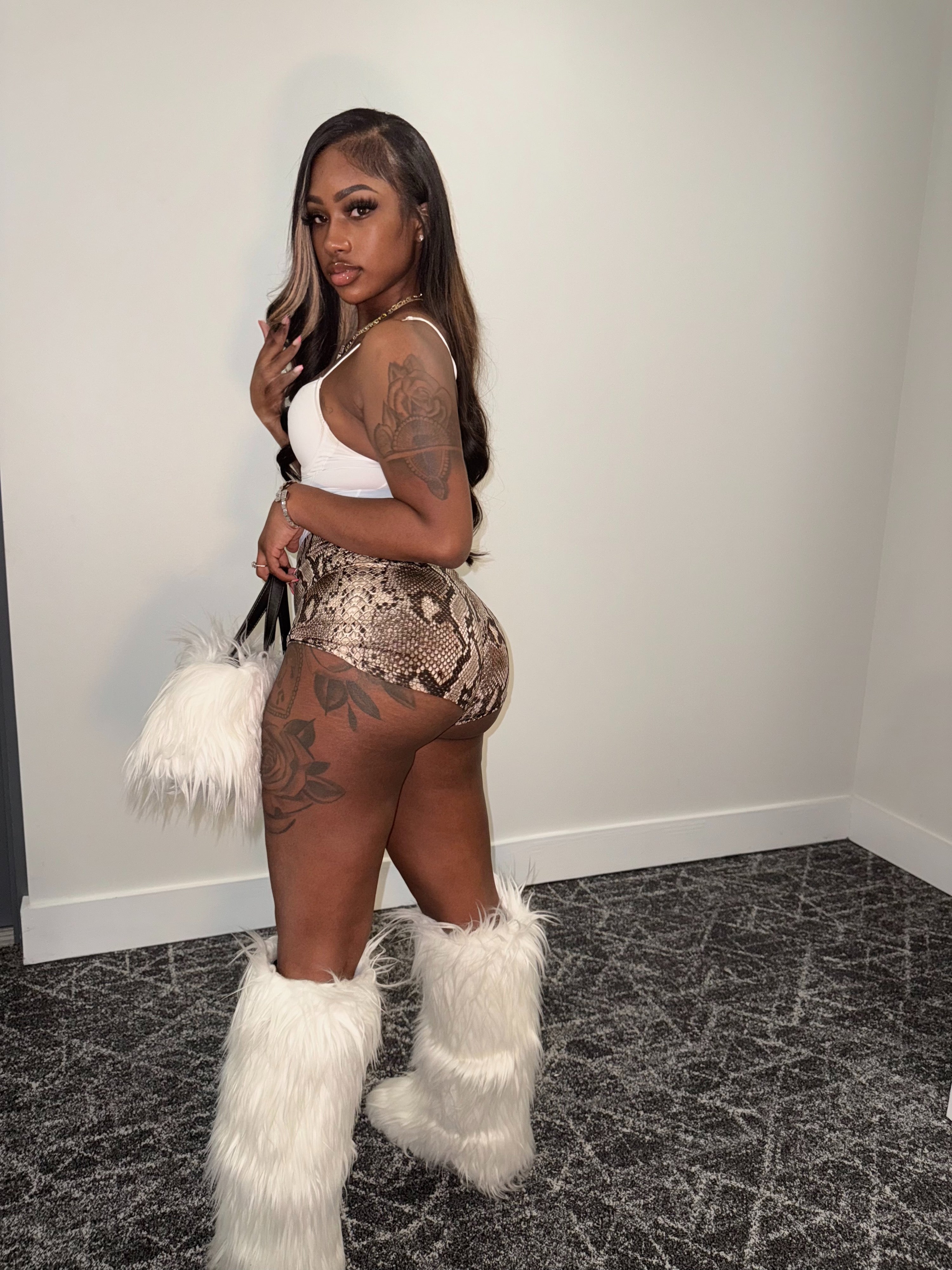 Chic Faux Fur Knee-High Boot & Handbag Set- White