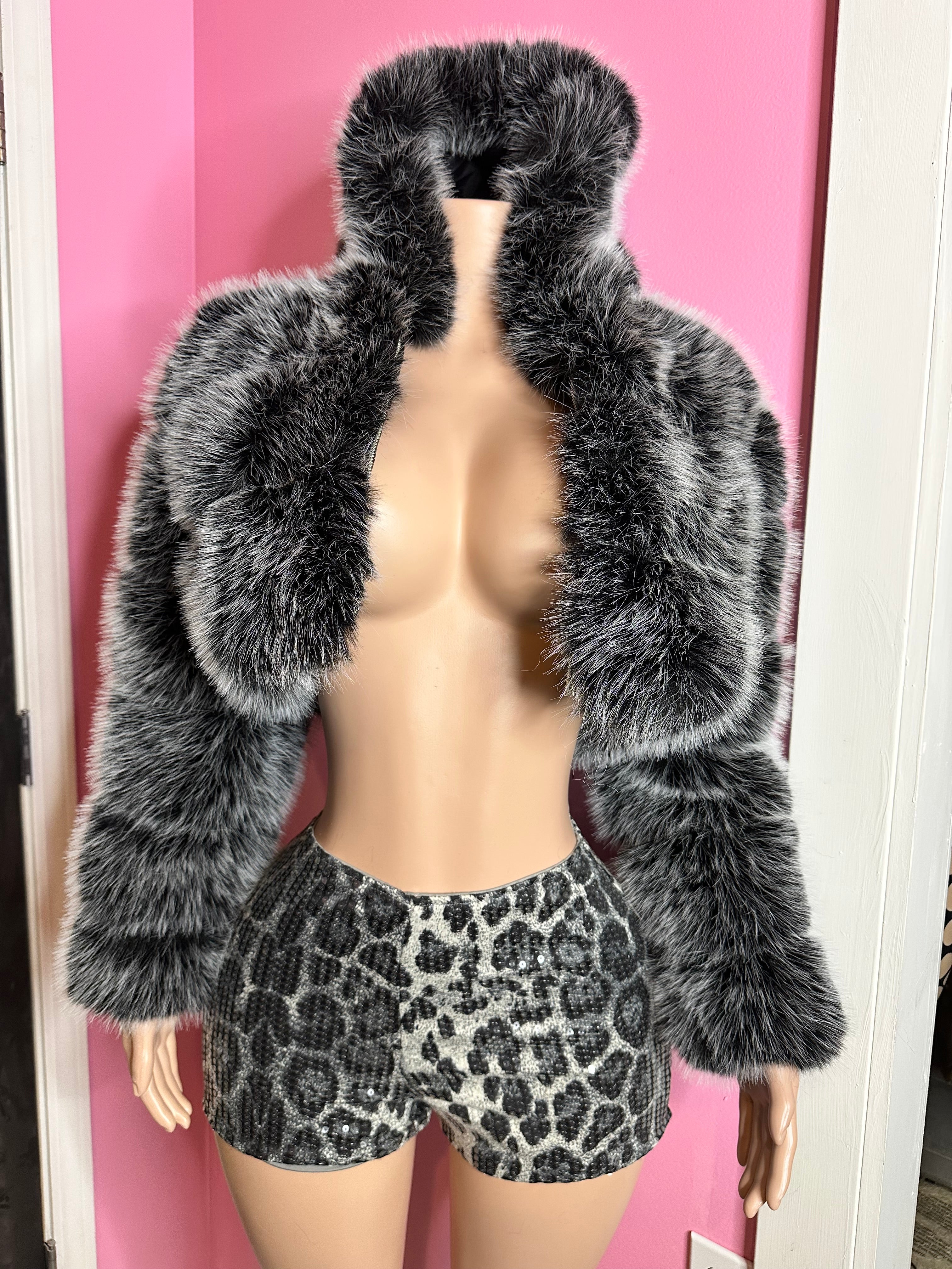 *Pre-Order 12-15 days then ship* 
Chic Faux Fur Jacket with Hood – Grey Striped Design