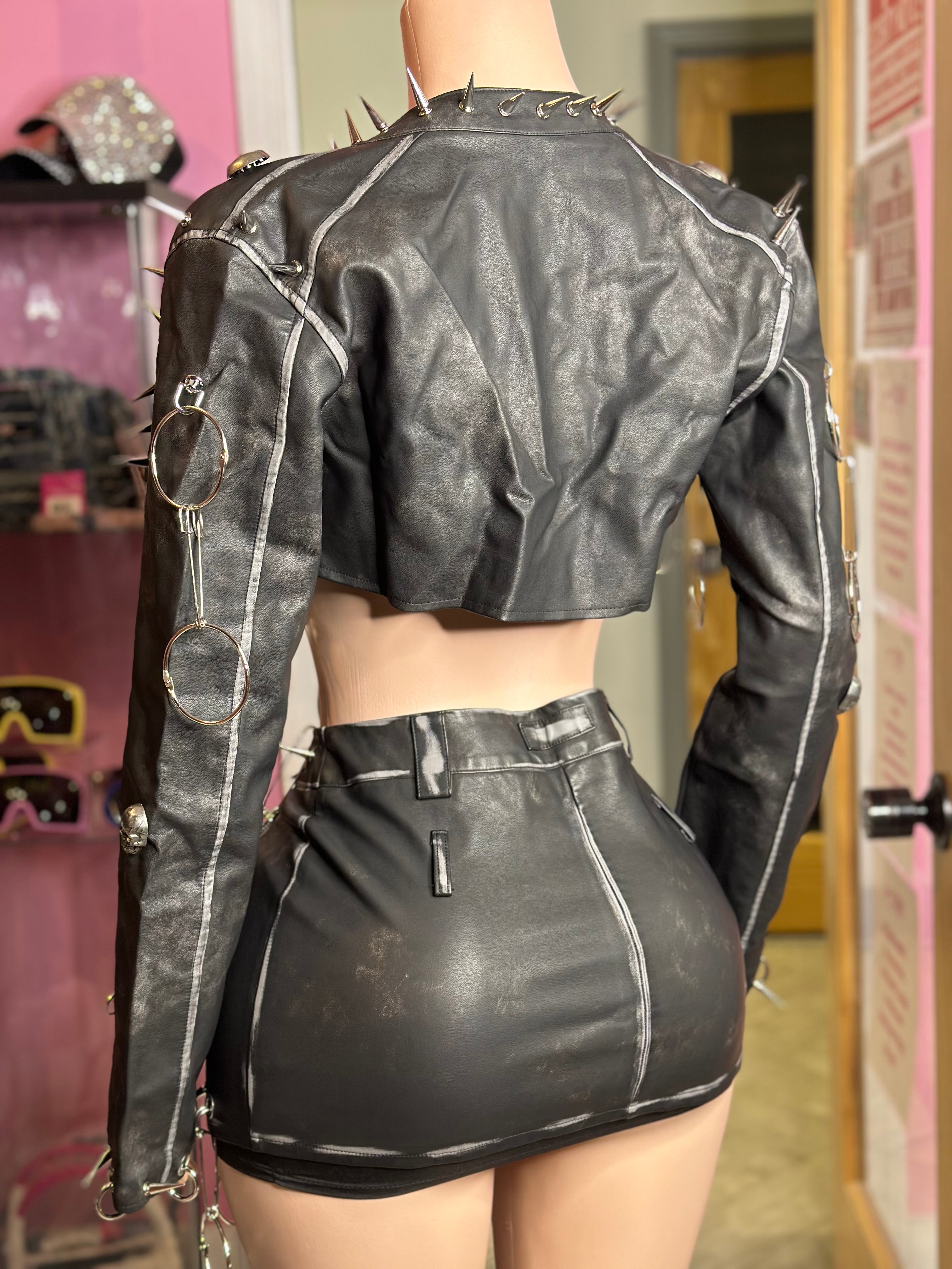 (Pre-Order 12-15 days then ship) Step on Ish Jacket & Skirt Vintage Set- Black