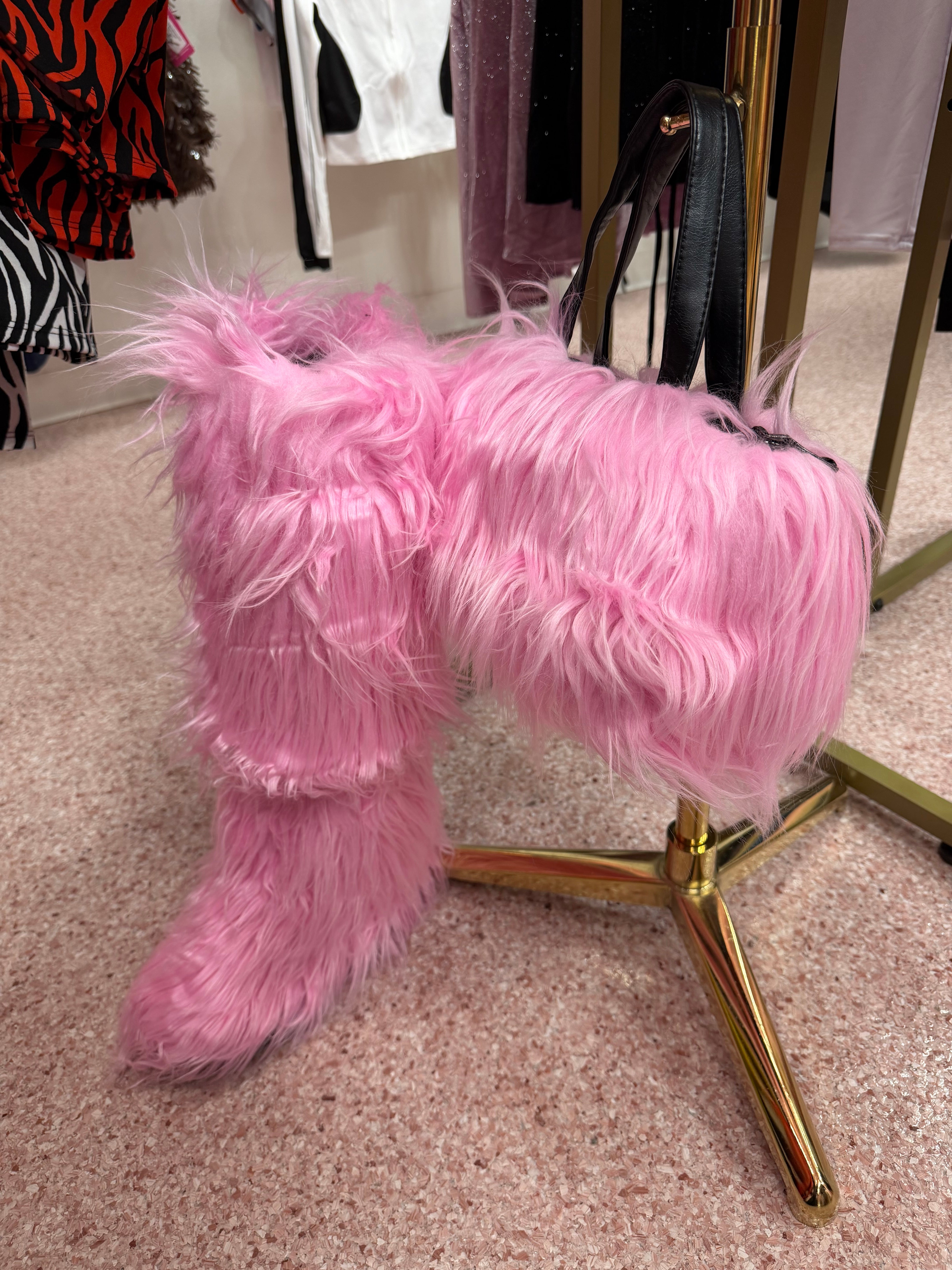 Chic Faux Fur Knee-High Boot & Handbag Set- Pink