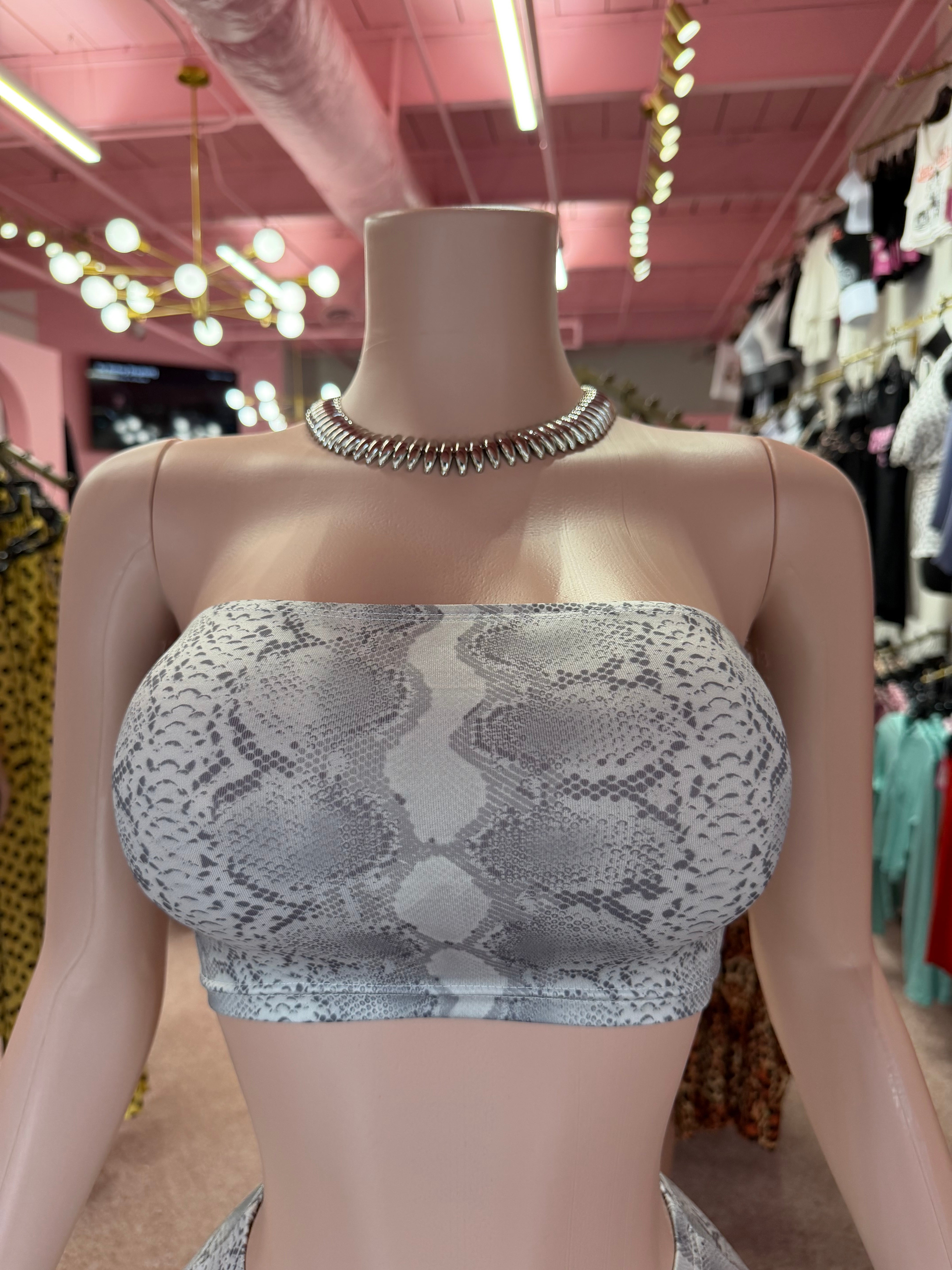 Slither Chic Capri Set – Ash Gray Snakeskin