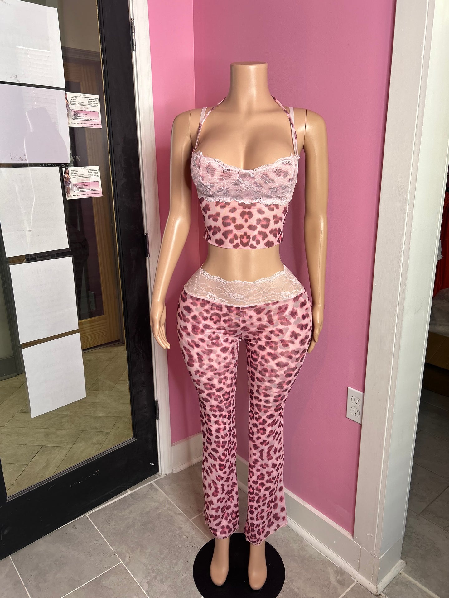 Savannah Chic Lace-Trim Leopard Set- Pink