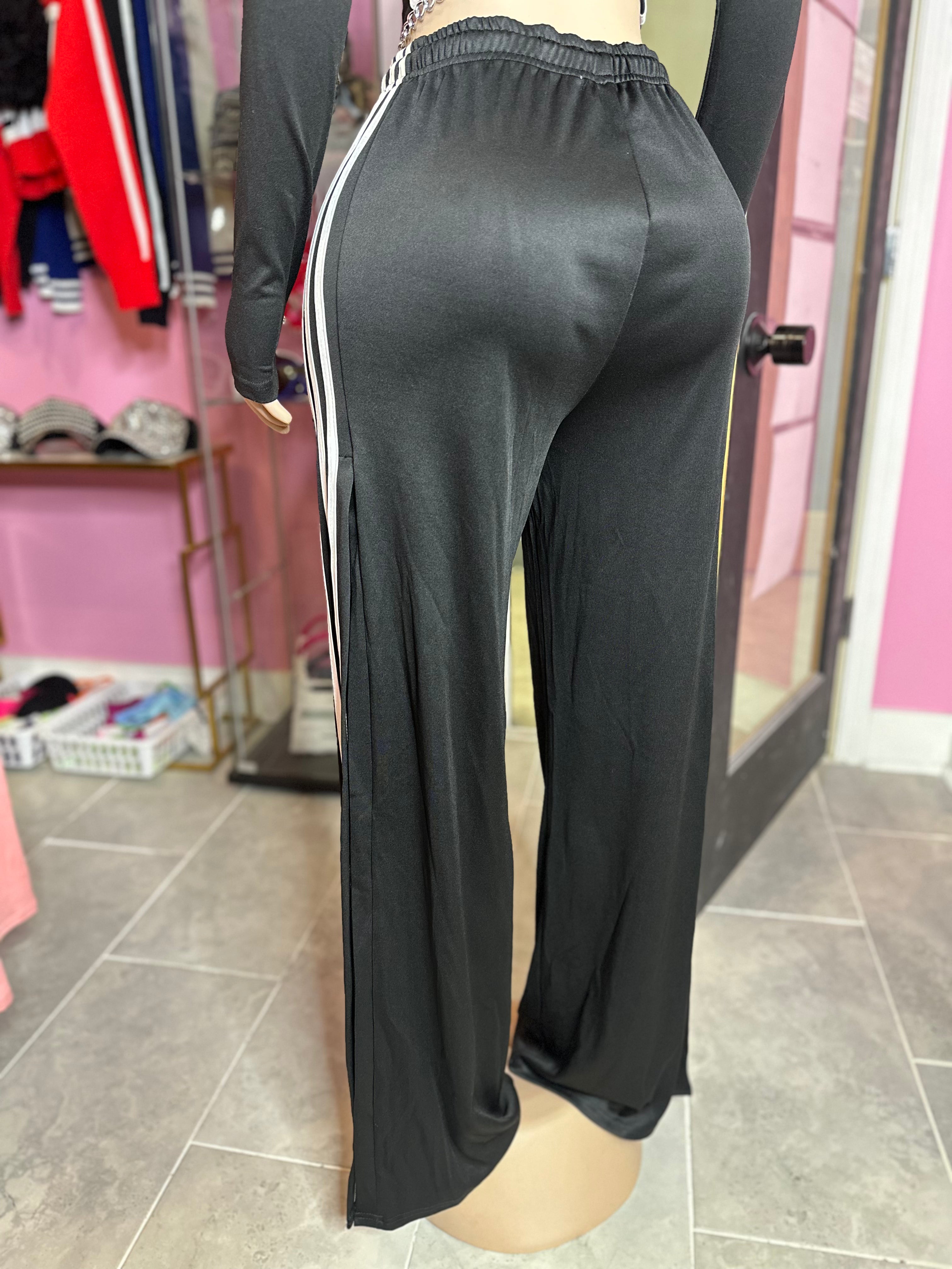 Open Me Up Jogger Pants- Black