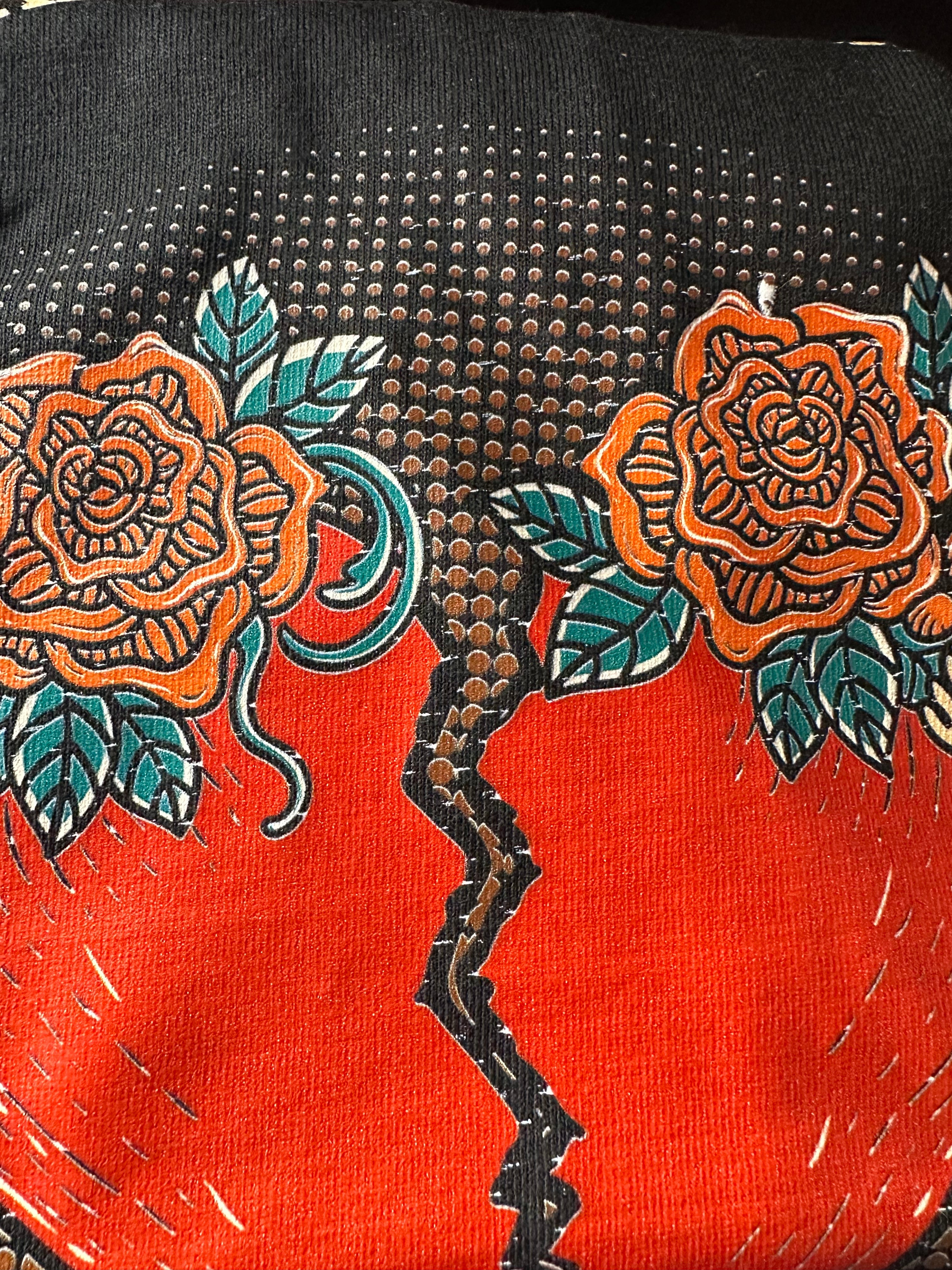 Pretty Roses Graphic Oversize Top- Black