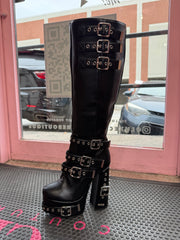 (Pre-Order 15 Business Days Before Shipping) Control Freak Buckle Boot- Black