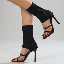 Eyes On Me Boot- Black