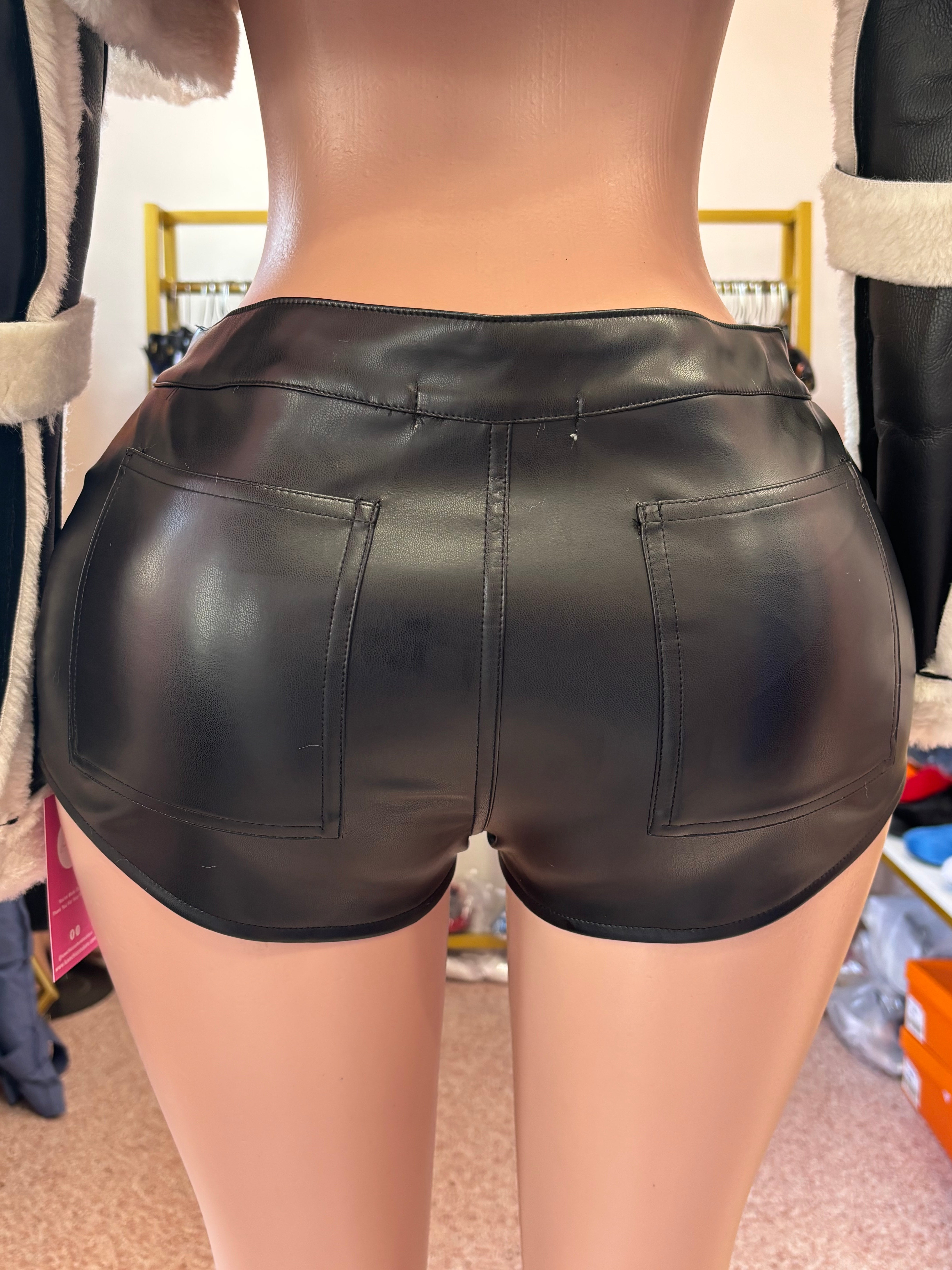 Vixen Voltage Zip Shorts- Black