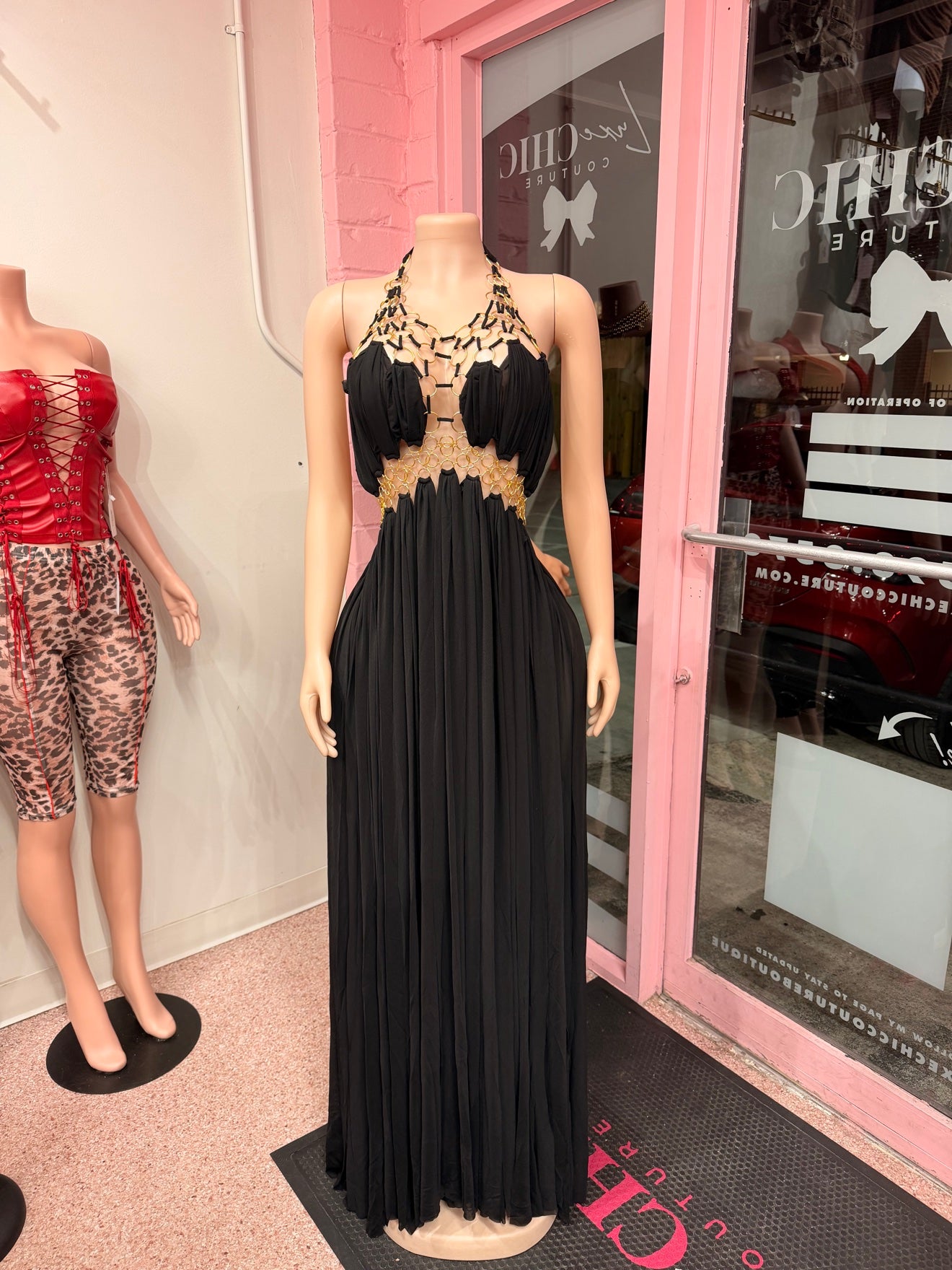 (Pre-Order 10 Business Days Then Ship) Naked Ambition Gold Chain Maxi Dress – Black